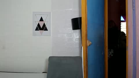 Snapshot of angelavida chatting on October 27, 3:43 am angel- i am new here please do understand that i only get naked on private room thank you online show from October 27, 3:43 am