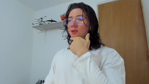 Angel Bennet online show from February 9, 3:00 am