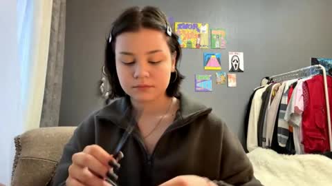 angelcatier online show from April 21, 4:01 pm