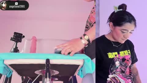 Snapshot of angelcb_ chatting on October 5, 6:45 am angel online show from October 5, 6:45 am