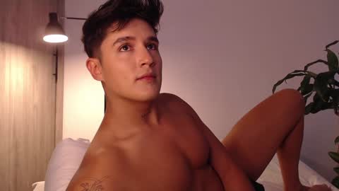 Angel online show from December 4, 8:40 pm