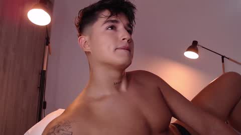 Angel online show from February 5, 8:25 pm