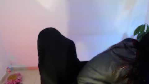 Snapshot of angele_johnson chatting on October 1, 7:42 pm angele online show from October 1, 7:42 pm