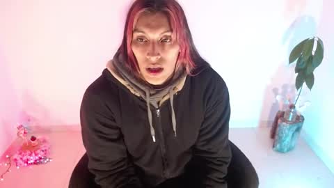 Snapshot of angele_johnson chatting on October 6, 2:09 am angele online show from October 6, 2:09 am