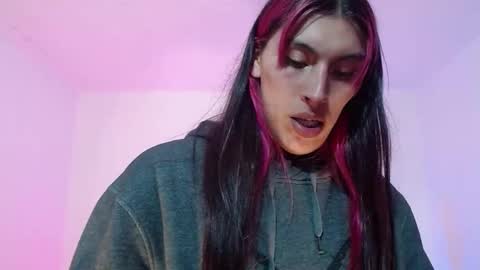 Snapshot of angele_johnson chatting on November 2, 2:03 am angele online show from November 2, 2:03 am