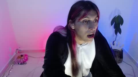 Snapshot of angele_johnson chatting on November 7, 8:42 pm angele online show from November 7, 8:42 pm