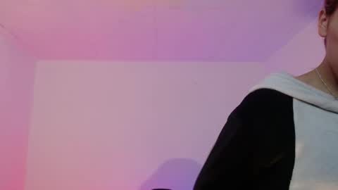 Snapshot of angele_johnson chatting on November 14, 6:39 pm angele online show from November 14, 6:39 pm