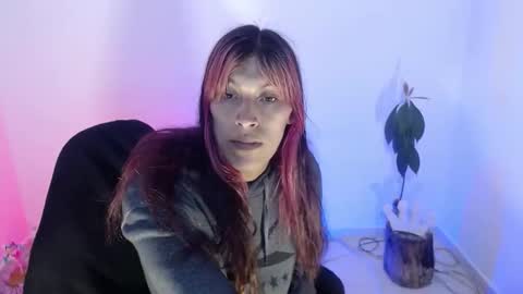 Snapshot of angele_johnson chatting on November 28, 4:09 pm angele online show from November 28, 4:09 pm