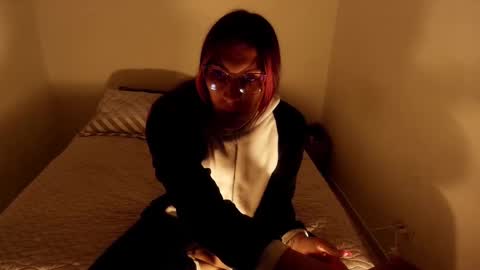 Snapshot of angele_johnson chatting on February 11, 2:27 am angele online show from February 11, 2:27 am