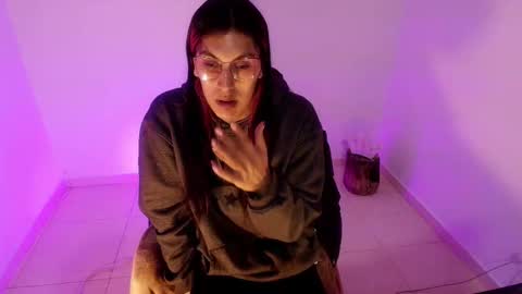 Snapshot of angele_johnson chatting on March 14, 7:30 pm angele online show from March 14, 7:30 pm