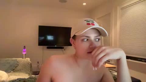 Snapshot of angeleleven11 chatting on February 15, 6:44 am angeleleven11 online show from February 15, 6:44 am