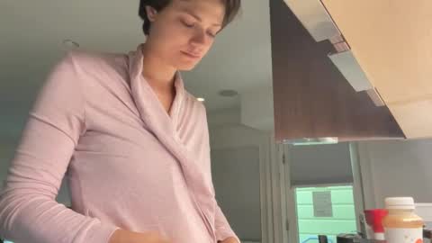 Snapshot of angeleleven11 chatting on September 15, 4:29 pm angeleleven11 online show from September 15, 4:29 pm