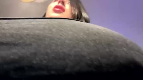 Snapshot of angeles_blue23 chatting on July 27, 5:20 pm Angeles blue online show from July 27, 5:20 pm
