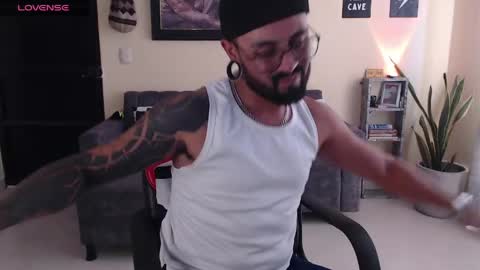 Snapshot of angelfade666 chatting on May 25, 4:24 pm Miguel Angel online show from May 25, 4:24 pm