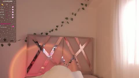 Snapshot of angelfiore chatting on December 22, 6:38 pm Angel Fiore online show from December 22, 6:38 pm