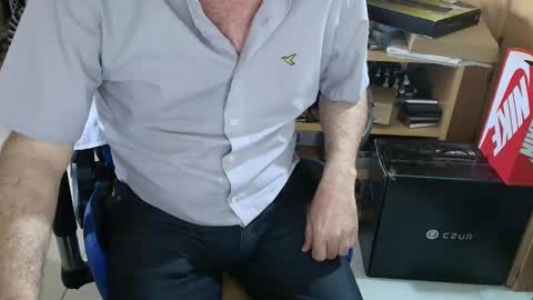 Snapshot of angelgarcia269 chatting on November 29, 3:04 pm angelgarcia269 online show from November 29, 3:04 pm