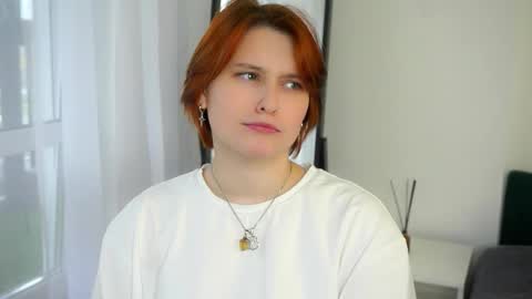 Snapshot of angeliastouffer chatting on October 27, 8:18 am Viola online show from October 27, 8:18 am