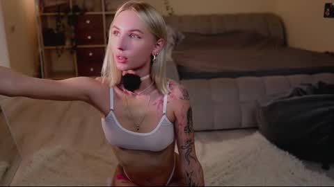 Snapshot of angelic_lovers_ chatting on September 22, 4:42 pm Gabby online show from September 22, 4:42 pm