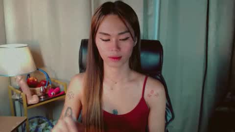 Snapshot of angelic_sex chatting on May 12, 11:13 pm Angelica online show from May 12, 11:13 pm