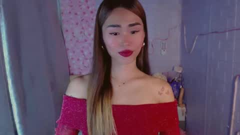 Snapshot of angelic_sex chatting on June 10, 5:01 pm Angelica online show from June 10, 5:01 pm