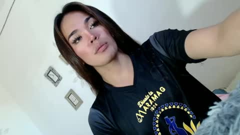 Yhanna online show from December 4, 3:15 am