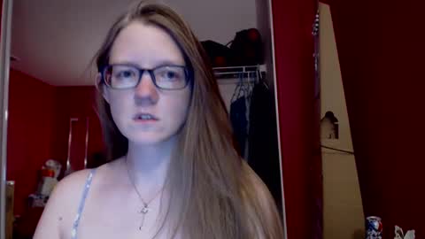 Snapshot of angelicangel3 chatting on February 4, 3:22 am AngelicAngel online show from February 4, 3:22 am