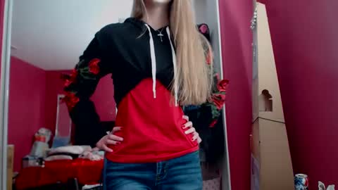 Snapshot of angelicangel3 chatting on February 4, 9:31 pm AngelicAngel online show from February 4, 9:31 pm