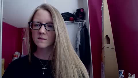 Snapshot of angelicangel3 chatting on February 11, 11:01 pm AngelicAngel online show from February 11, 11:01 pm