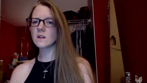 Snapshot of angelicangel3 chatting on February 19, 2:01 am AngelicAngel online show from February 19, 2:01 am