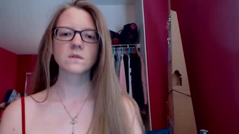 Snapshot of angelicangel3 chatting on October 8, 4:37 pm AngelicAngel online show from October 8, 4:37 pm