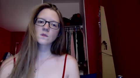 Snapshot of angelicangel3 chatting on October 9, 6:33 am AngelicAngel online show from October 9, 6:33 am