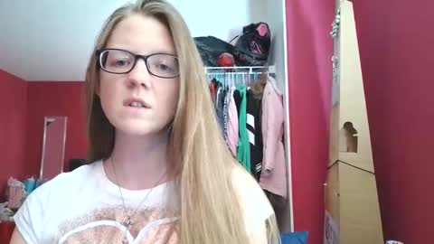 Snapshot of angelicangel3 chatting on December 1, 7:52 pm AngelicAngel online show from December 1, 7:52 pm