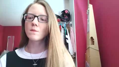 AngelicAngel online show from March 5, 9:11 pm