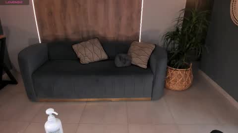 Snapshot of angelicavega_ chatting on December 16, 6:35 pm Angelica Vega online show from December 16, 6:35 pm