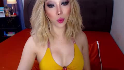 MS. AMALIA online show from December 20, 4:41 am