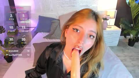 Angelique online show from October 10, 8:30 pm