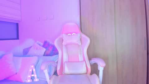 Snapshot of angelina_lodge chatting on February 17, 2:20 am ANGELINA INDEPENDENT MODEL online show from February 17, 2:20 am