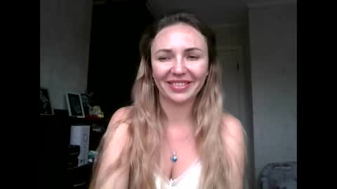 angelinalove28 online show from October 26, 7:36 am