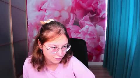 AngelinaLow online show from September 16, 11:33 am