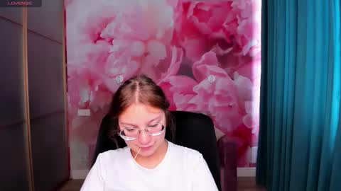 AngelinaLow online show from September 28, 11:26 am