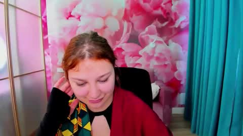 Snapshot of angelinalow chatting on May 11, 4:04 pm AngelinaLow online show from May 11, 4:04 pm