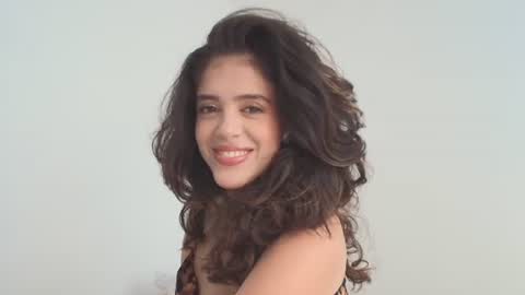 Snapshot of angelinarosss_ chatting on July 16, 8:04 pm online show from July 16, 8:04 pm