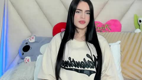 Angeline Smith  online show from December 11, 6:04 am