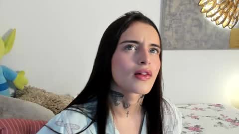 Angeline Smith  online show from October 3, 3:25 am