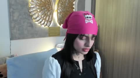 Angeline Smith  online show from November 1, 1:29 am