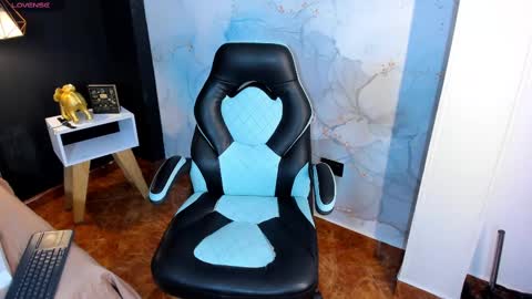 Angeline online show from February 23, 7:28 pm