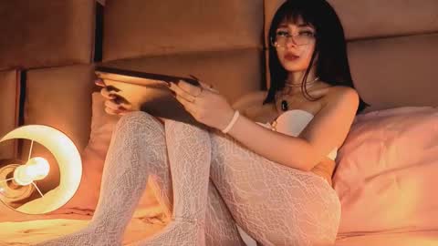 angelinepossy online show from November 12, 7:57 pm