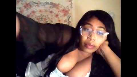 Snapshot of angeliquebelcaliz chatting on November 21, 10:08 pm angeliquebelcaliz online show from November 21, 10:08 pm