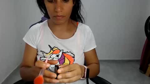 Snapshot of angelitaa_hot chatting on June 8, 7:25 pm angela online show from June 8, 7:25 pm