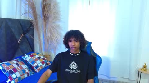 Angel online show from November 14, 8:29 pm